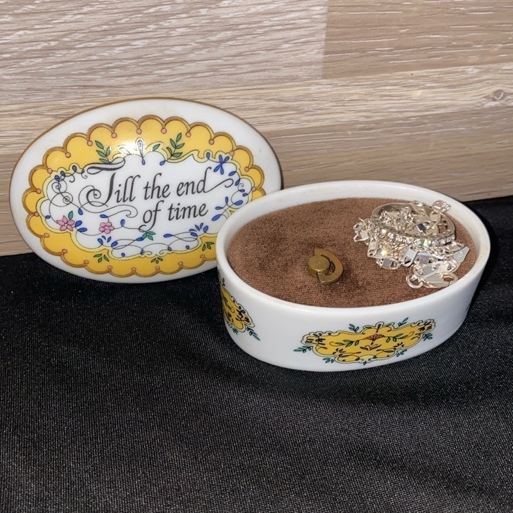 Trinket box Till the End of Time” mini wind up music box Vintage music jewelry
